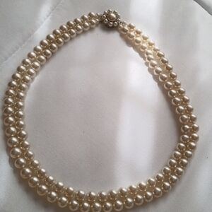 Vintage 2 strand pearl necklace